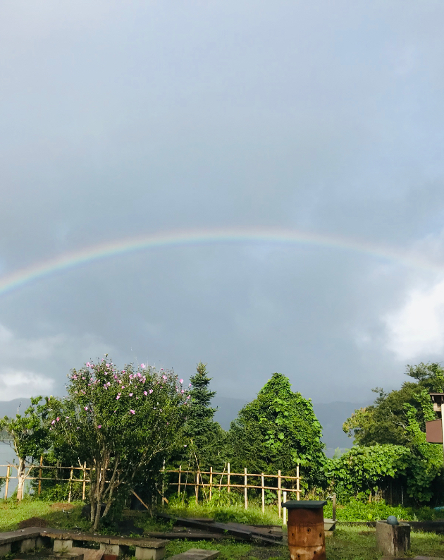 加茂湖上空に架かる虹